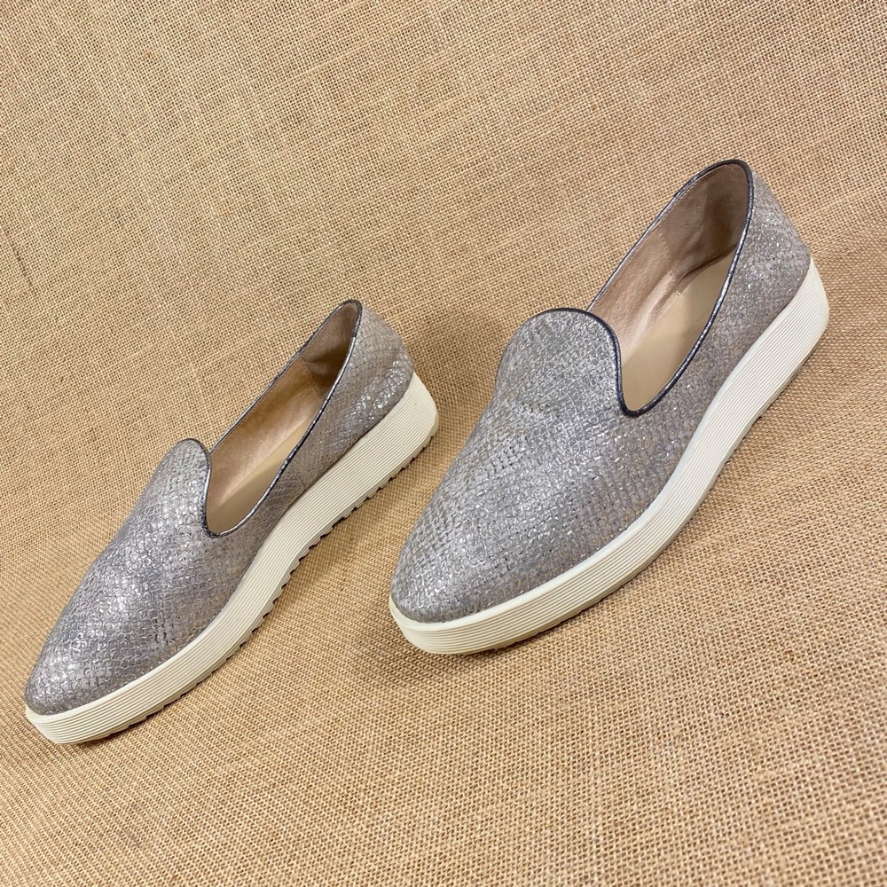 Lola Cruz  Loafers Sneaker Flat Silver   Slip On Women's Size  8.5-9
